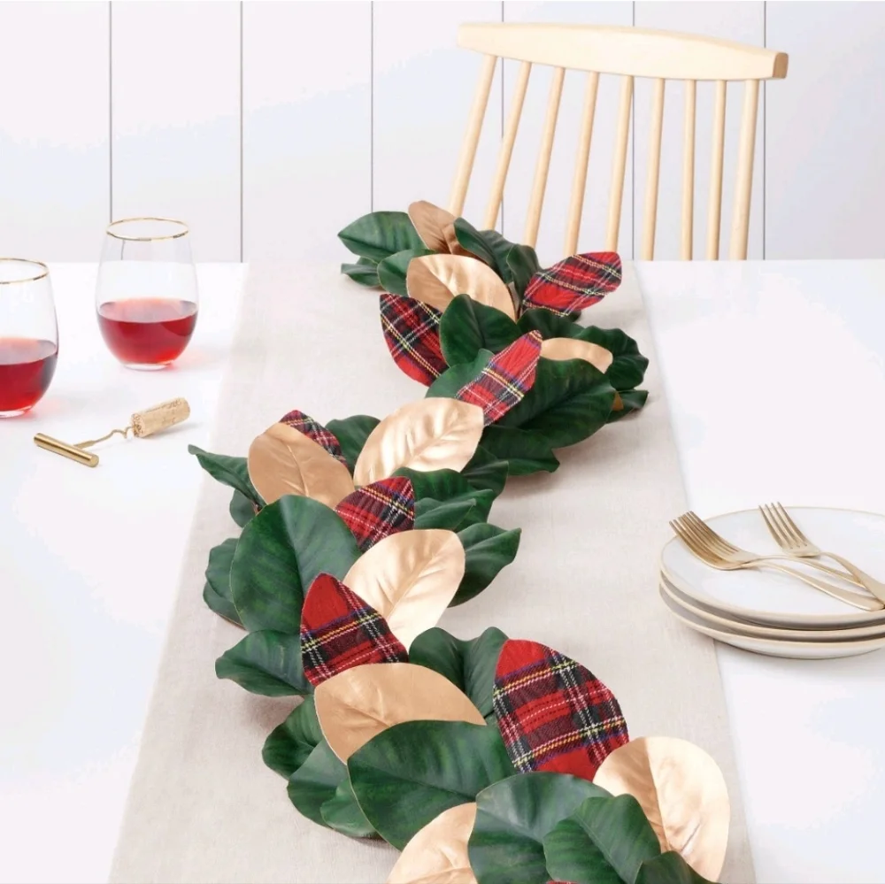 Wondershop Green / Gold / Plaid Garland